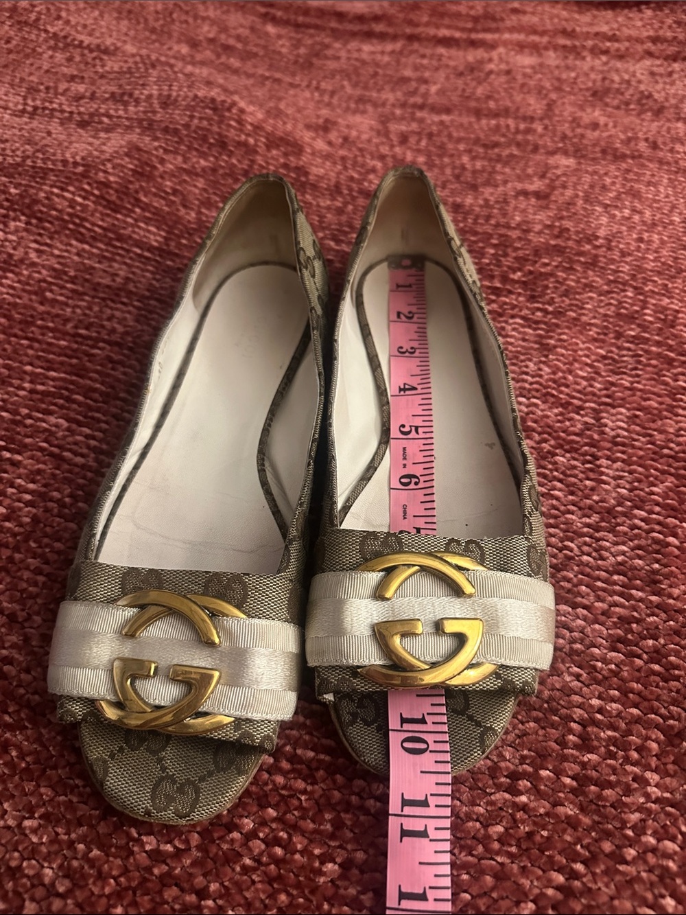 Authentic Gucci GG Canvas Interlocking G Open Toe Flats - Picture 5 of 9